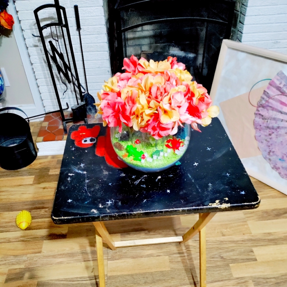 Artificial flower arrangement
